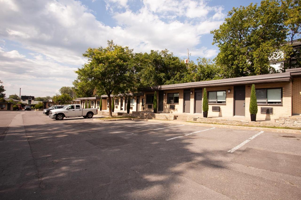 Motel Newstar Laval Buitenkant foto