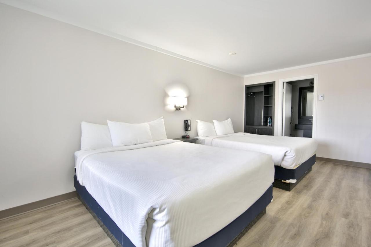 Motel Newstar Laval Buitenkant foto