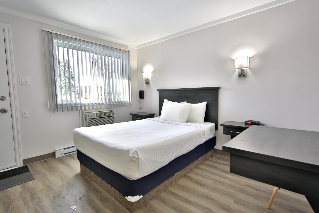 Motel Newstar Laval Buitenkant foto