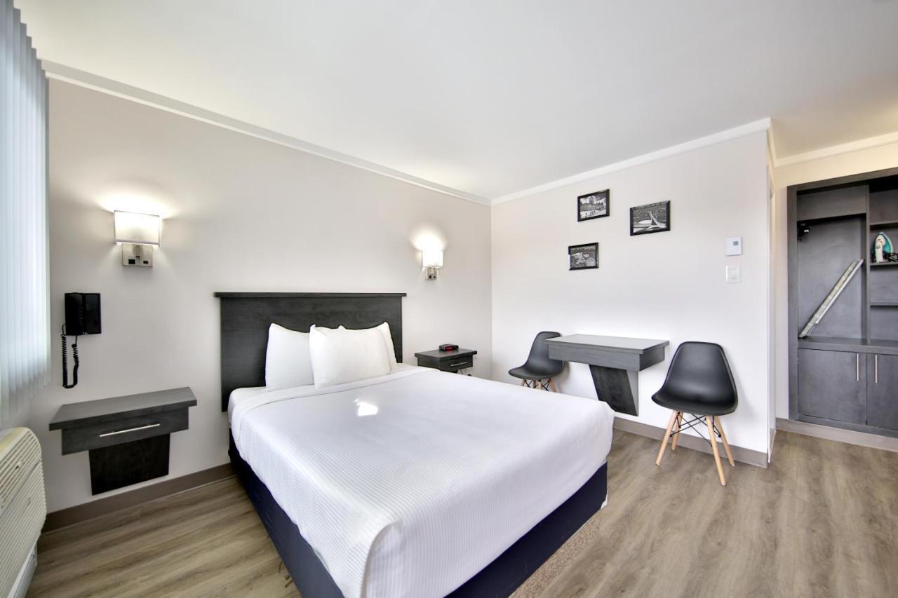 Motel Newstar Laval Buitenkant foto