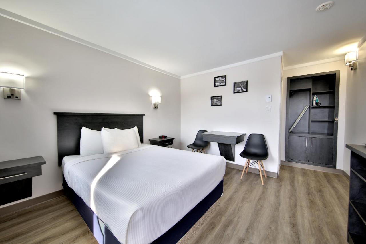 Motel Newstar Laval Buitenkant foto